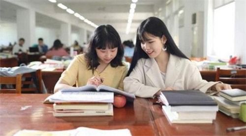 美國留學中介釋惑服務,當前狀態下考研還是出國留學